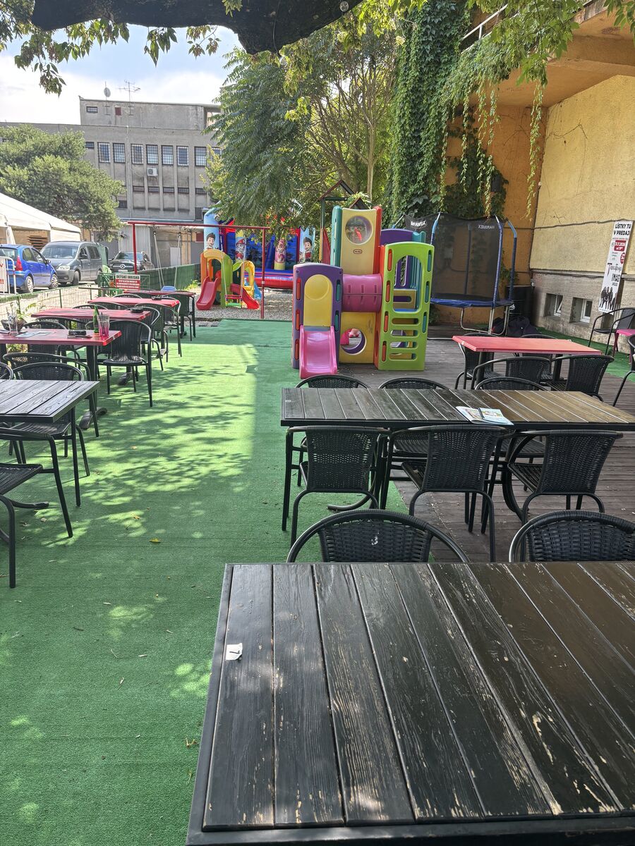 Jack Garden — posedenie pri detskej zóne